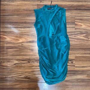 nwt prettylittlething keyhole bodycon high neck keyhole dress emerald green